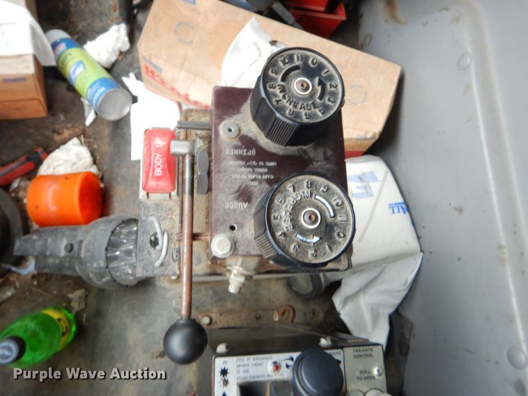 image for item GN9224 2000 Freightliner FL80  dump truck