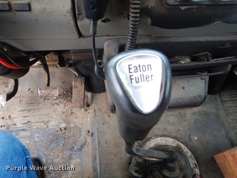 image for item GN9224 2000 Freightliner FL80  dump truck