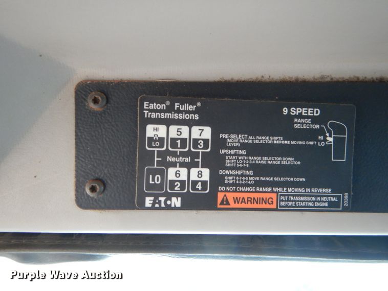 image for item GN9224 2000 Freightliner FL80  dump truck