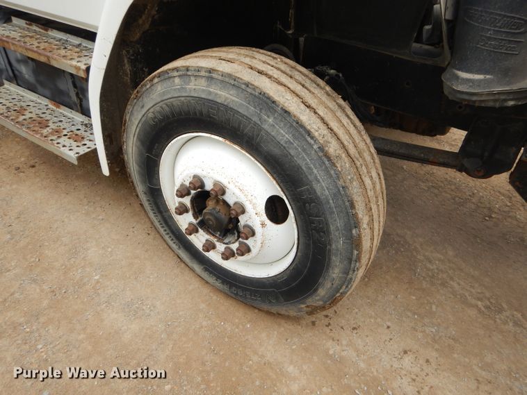 image for item GN9224 2000 Freightliner FL80  dump truck