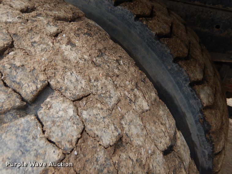 image for item GN9224 2000 Freightliner FL80  dump truck