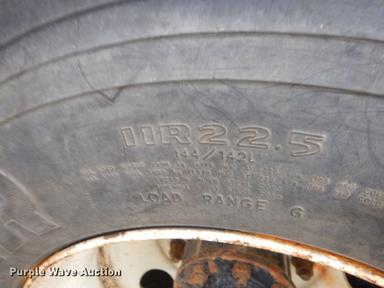 image for item GN9224 2000 Freightliner FL80  dump truck