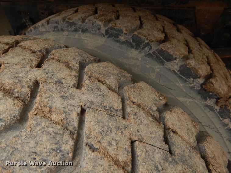 image for item GN9224 2000 Freightliner FL80  dump truck