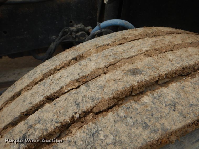 image for item GN9224 2000 Freightliner FL80  dump truck