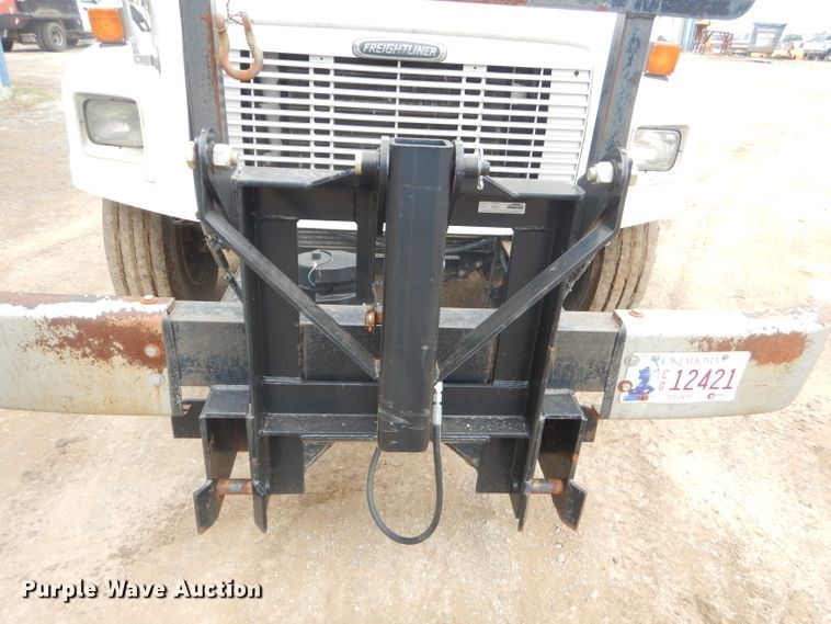image for item GN9224 2000 Freightliner FL80  dump truck
