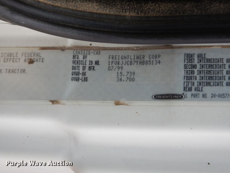 image for item GN9224 2000 Freightliner FL80  dump truck