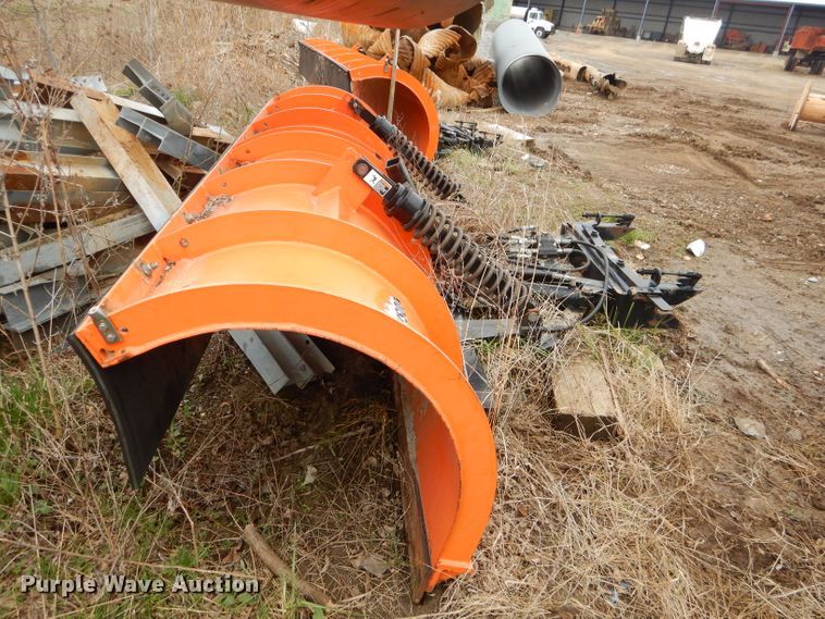 image for item GN9224 2000 Freightliner FL80  dump truck