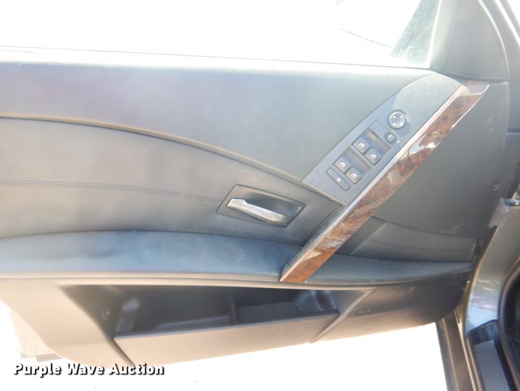 image for item GO9190 2006 BMW 530XI