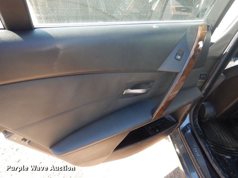 image for item GO9190 2006 BMW 530XI