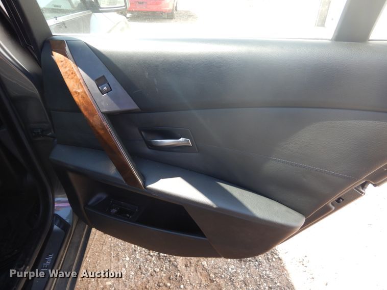 image for item GO9190 2006 BMW 530XI