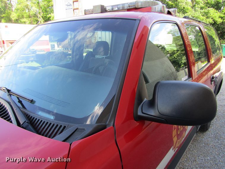 image for item GQ9027 2003 Chevrolet Suburban 2500  SUV