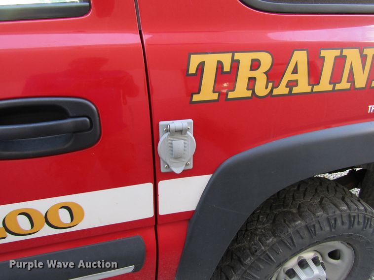 image for item GQ9027 2003 Chevrolet Suburban 2500  SUV