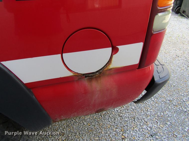 image for item GQ9027 2003 Chevrolet Suburban 2500  SUV