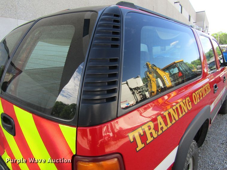 image for item GQ9027 2003 Chevrolet Suburban 2500  SUV