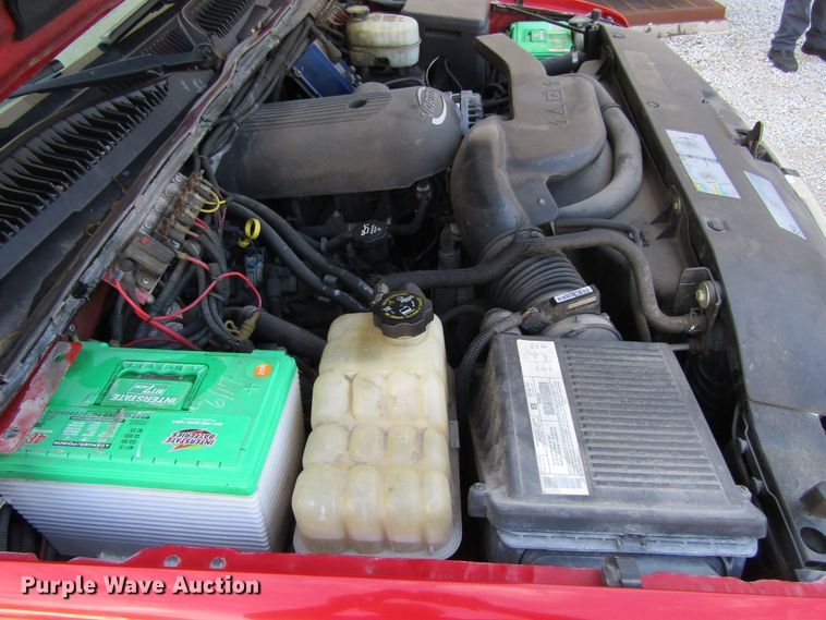 image for item GQ9027 2003 Chevrolet Suburban 2500  SUV