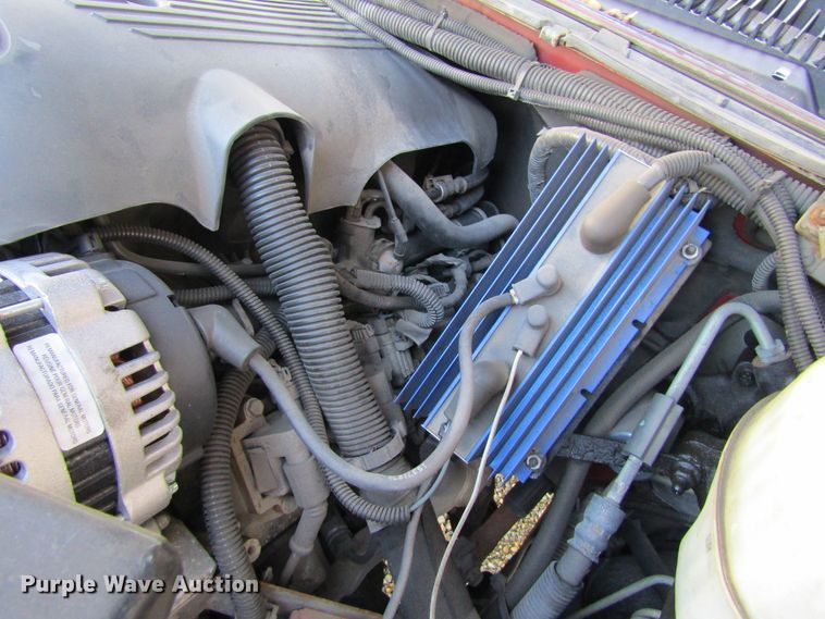 image for item GQ9027 2003 Chevrolet Suburban 2500  SUV