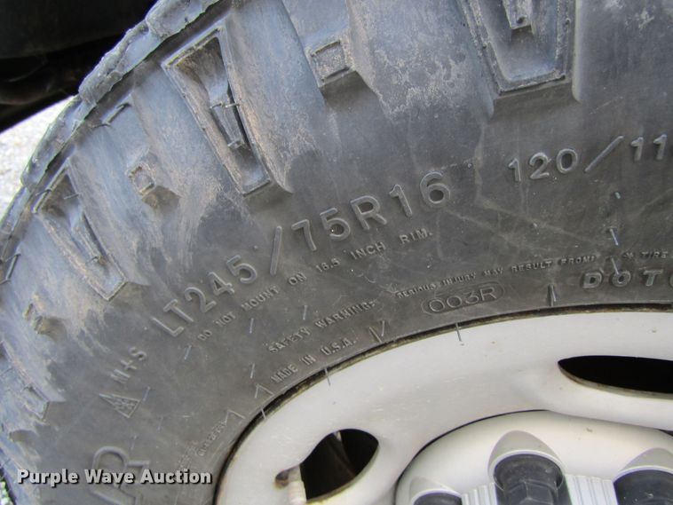 image for item GQ9027 2003 Chevrolet Suburban 2500  SUV