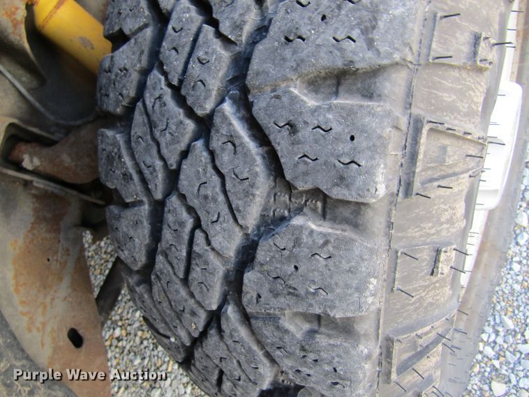 image for item GQ9027 2003 Chevrolet Suburban 2500  SUV