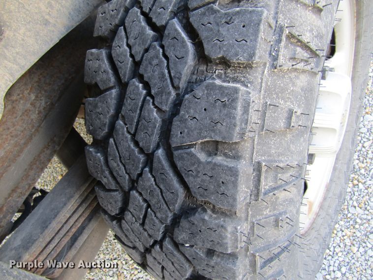 image for item GQ9027 2003 Chevrolet Suburban 2500  SUV