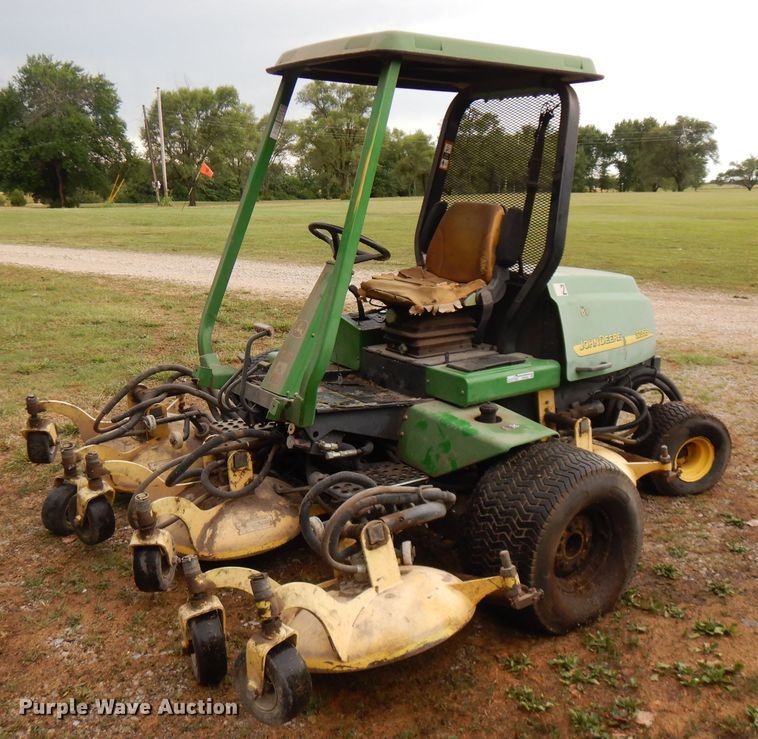 image for item GT9422 John Deere 3235B ZTR lawn mower