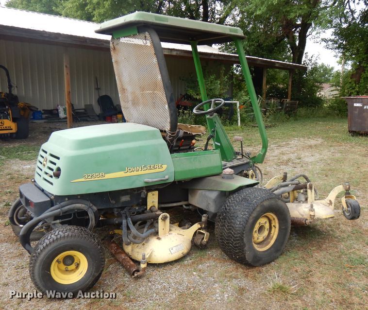 image for item GT9422 John Deere 3235B ZTR lawn mower