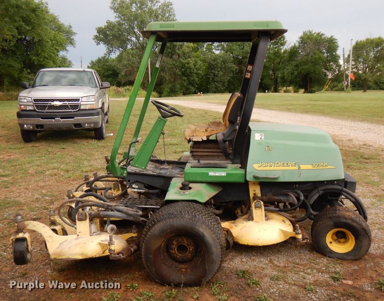 image for item GT9422 John Deere 3235B ZTR lawn mower