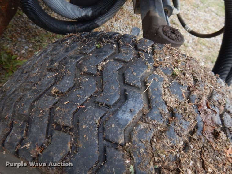 image for item GT9422 John Deere 3235B ZTR lawn mower