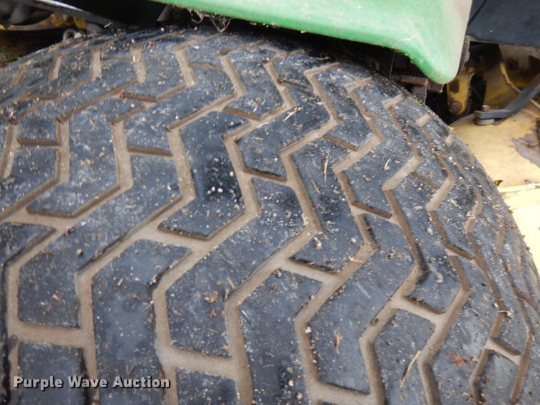 image for item GT9422 John Deere 3235B ZTR lawn mower