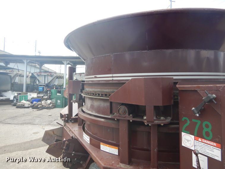 image for item GV9164 1994 Duratech HD8 tub grinder