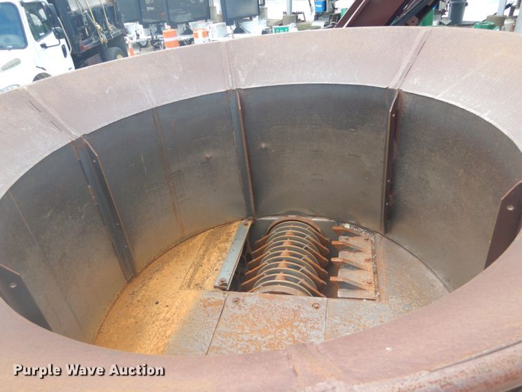 image for item GV9164 1994 Duratech HD8 tub grinder