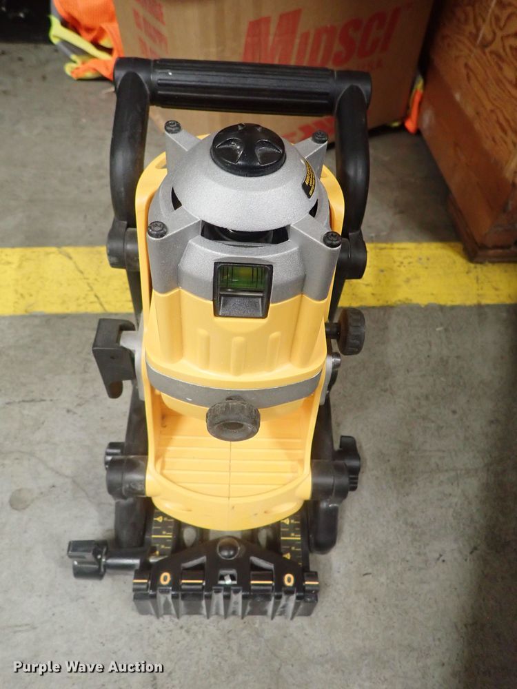 DeWalt DW073 rotary laser in Wichita, KS Item GV9497 sold Purple Wave