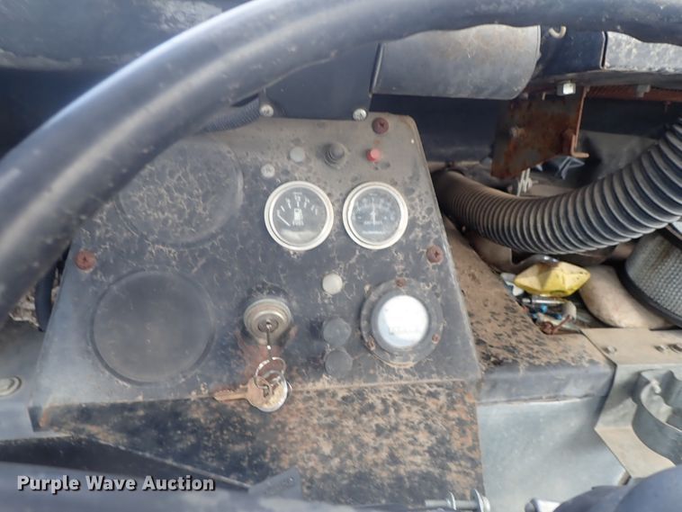 image for item GV9540 1984 Cushman 898532-8410  utility vehicle