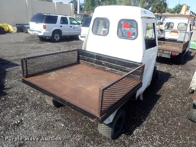 image for item GV9541 1984 Cushman 898532-8420  utility vehicle