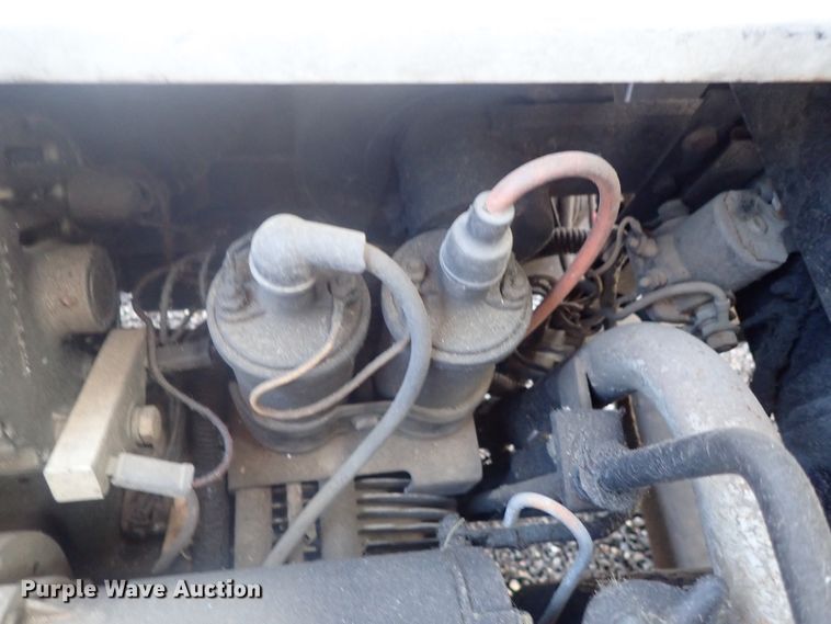 image for item GV9541 1984 Cushman 898532-8420  utility vehicle