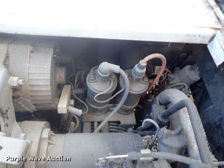 image for item GV9541 1984 Cushman 898532-8420  utility vehicle