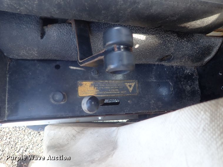 image for item GV9541 1984 Cushman 898532-8420  utility vehicle