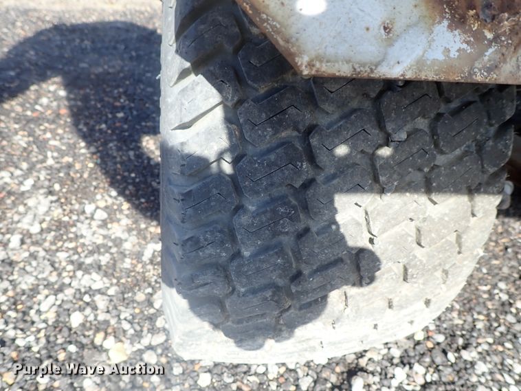 image for item GV9541 1984 Cushman 898532-8420  utility vehicle