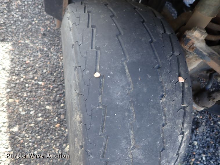 image for item GV9541 1984 Cushman 898532-8420  utility vehicle