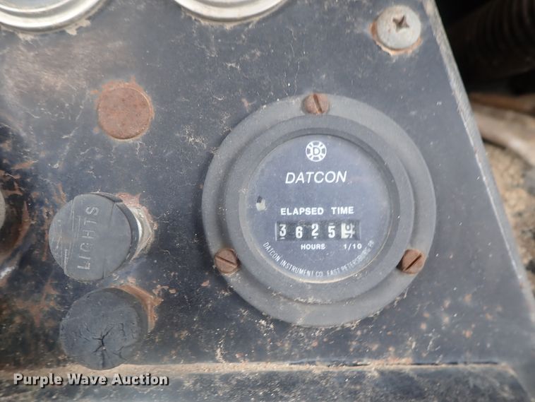 image for item GV9544 1985 Cushman 898532-8510  utility vehicle