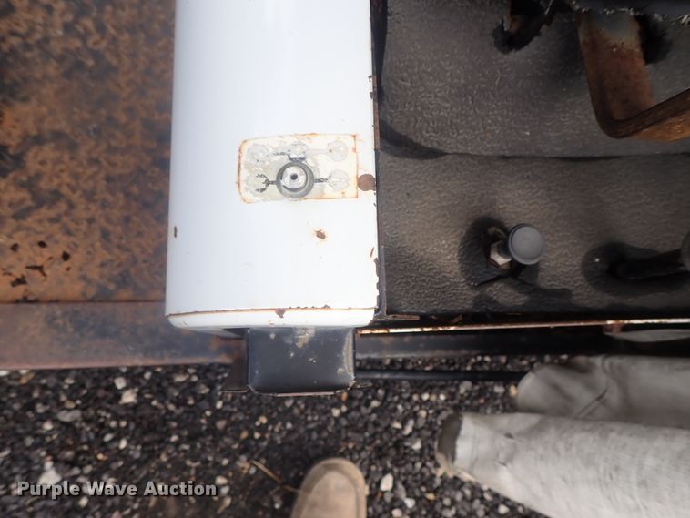 image for item GV9544 1985 Cushman 898532-8510  utility vehicle