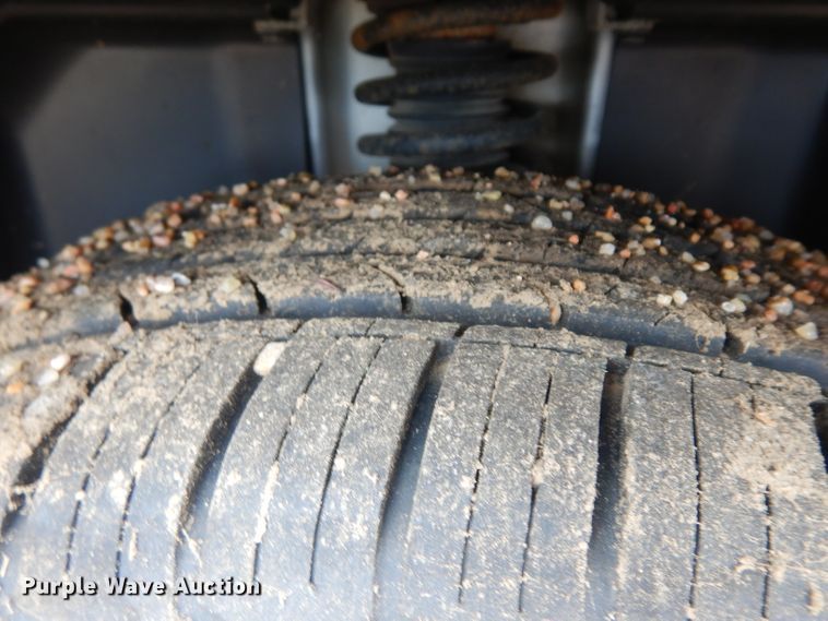 image for item HA9331 2005 Dodge Stratus