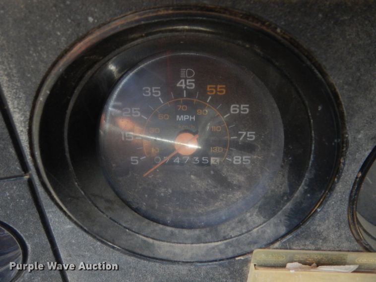 image for item HB9264 1985 GMC 7000  manure spreader truck