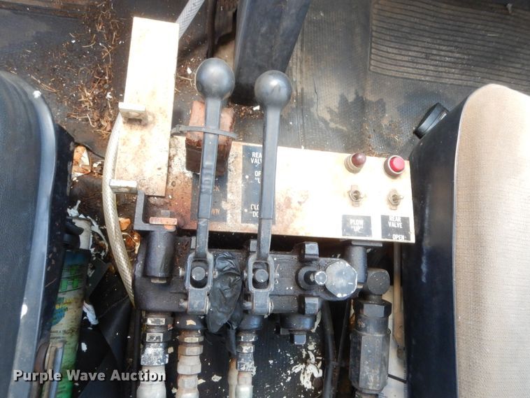 image for item HB9264 1985 GMC 7000  manure spreader truck