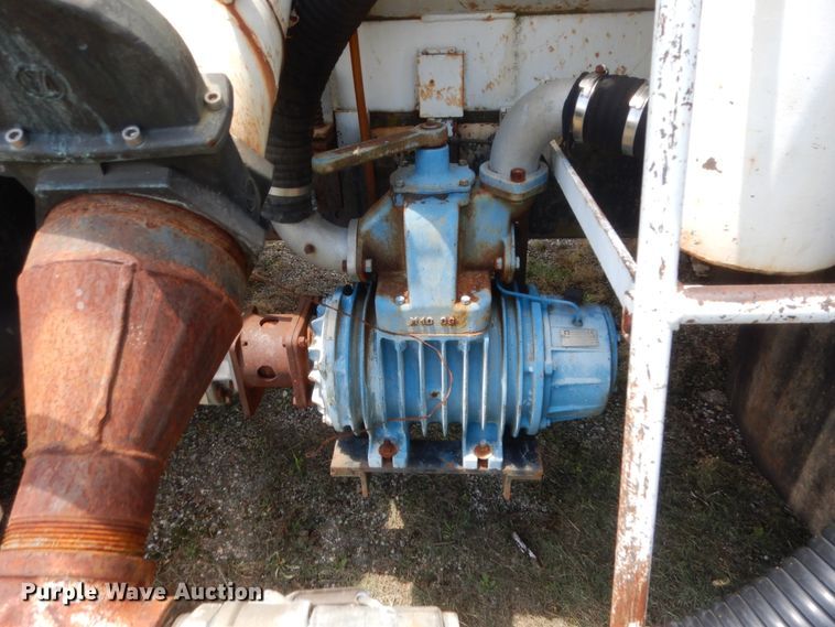 image for item HB9264 1985 GMC 7000  manure spreader truck