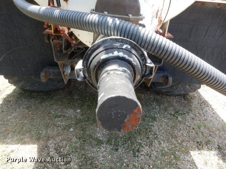 image for item HB9264 1985 GMC 7000  manure spreader truck