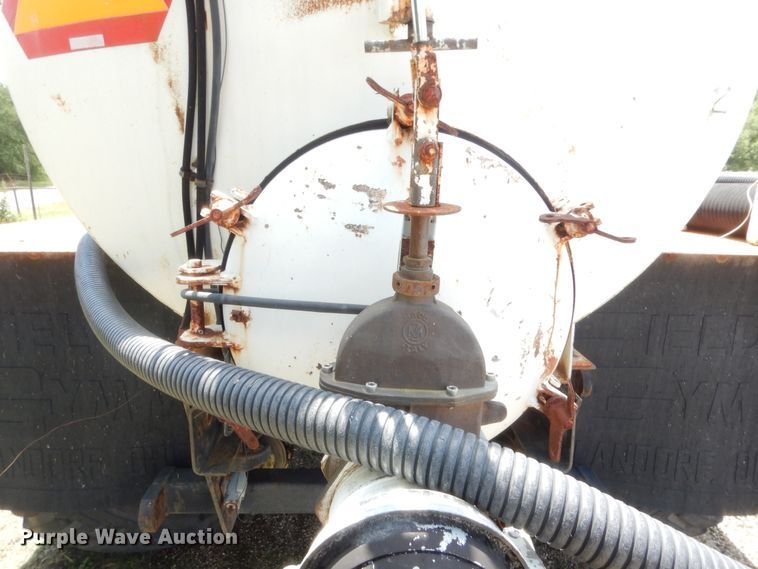 image for item HB9264 1985 GMC 7000  manure spreader truck