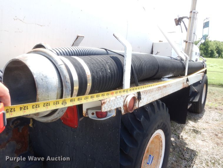 image for item HB9264 1985 GMC 7000  manure spreader truck