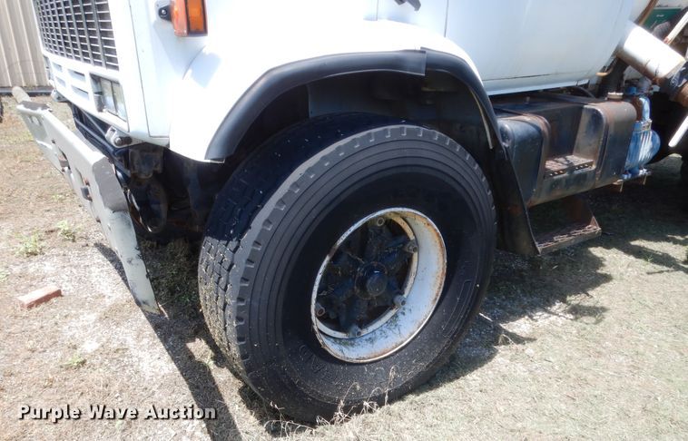 image for item HB9264 1985 GMC 7000  manure spreader truck
