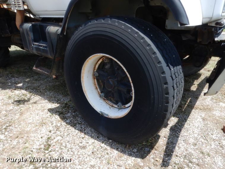 image for item HB9264 1985 GMC 7000  manure spreader truck