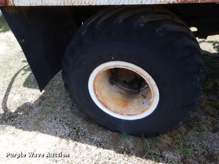 image for item HB9264 1985 GMC 7000  manure spreader truck